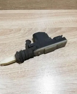 BMW 3 E30 Central locking motor 1384405
