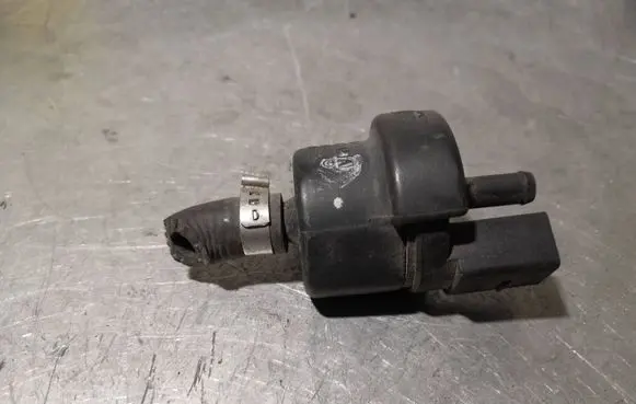 Audi A4 S4 B6 8E 8H Valve vacuum 06B133459D 4212129