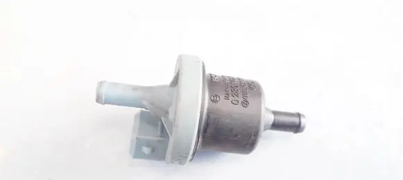 Volkswagen Polo III 6N 6N2 6NF Valve vacuum 0280142310 051133517