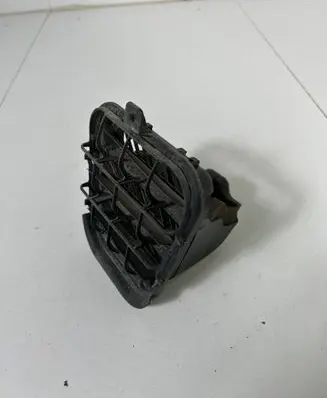 Audi A6 C7 Quarter panel pressure vent 4G9819161