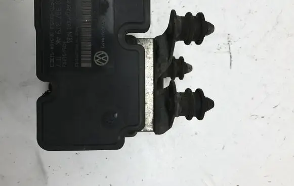 Skoda Octavia Mk2 (1Z) ABS Pump 1K0907379AK