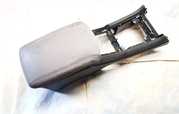 Peugeot 607 Armrest 1842966016 9629447577