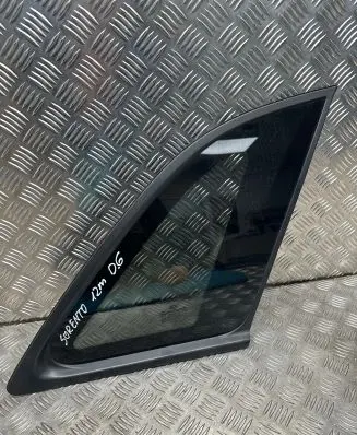 KIA Sorento Rear side window 43R000399 DOT748AS3M35