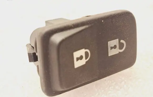 Volvo V50 Central locking switch button 30669958 03451500 30669957