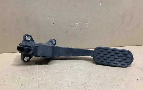 Toyota Prius (XW50) Accelerator throttle pedal 781100W100 70264095 17866183597