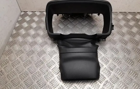 SsangYong Tivoli Radio/GPS head unit trim 7657835100
