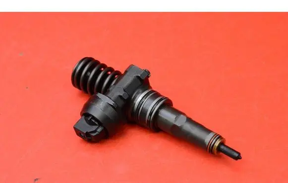 Volkswagen PASSAT B5.5 Fuel injector 0414720216