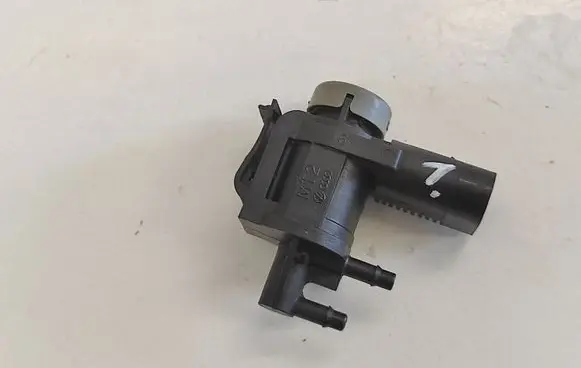 Volkswagen Touareg I Turbo solenoid valve 1J0906283C