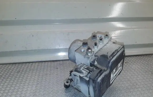 Ford Mondeo MK IV ABS Pump 8G912C405AA