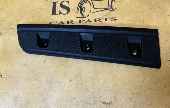Ford Bronco (C) pillar trim M2DBS254A42BAW