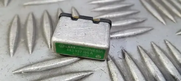Volkswagen Golf IV Other relay 443937105a