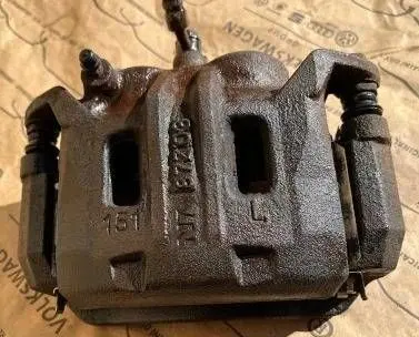 Nissan Navara D23 Front brake caliper