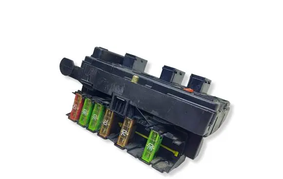 Peugeot 206 Fuse module 9643498880KASACJ 9643498880 T118470003G