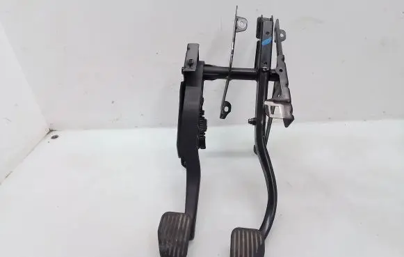 Volvo S60 Pedal assembly 