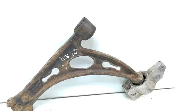 Skoda Octavia Mk2 (1Z) Front lower control arm/wishbone