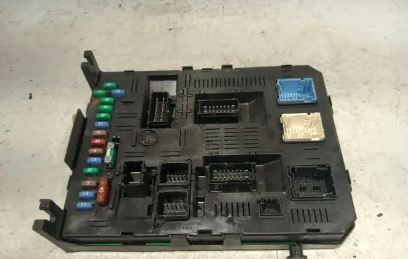 Peugeot 307 Comfort/convenience module 281148373A 281133468A 16760315B