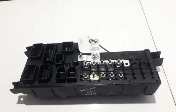 Volvo S60 Fuse box set 518829106