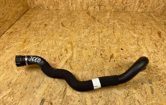Land Rover Range Rover Sport L461 Engine coolant pipe/hose M8E2-8260-BB