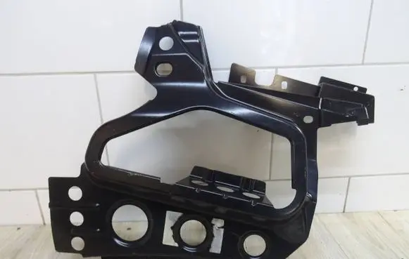 Mercedes-Benz Sprinter W907 W910 Fender mounting bracket A9106304201