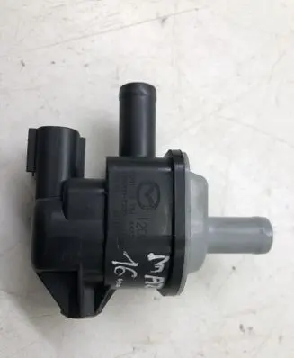 Mazda 3 III Vacuum valve PE0118751 K4238 1362007230