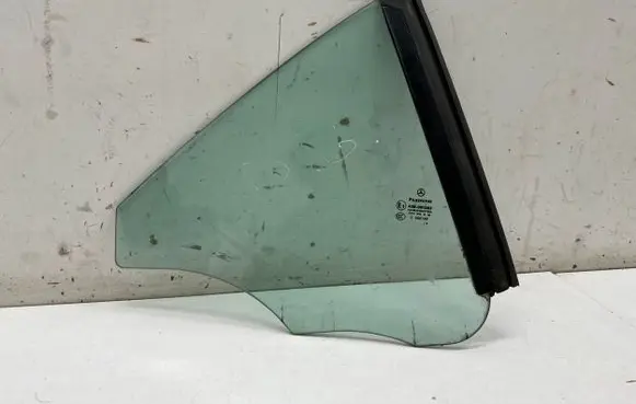 Mercedes-Benz SLK R172 Rear side window 43R001582