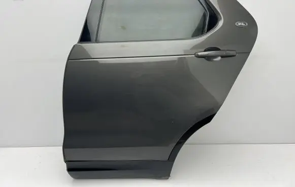 Land Rover Discovery 5 Rear door