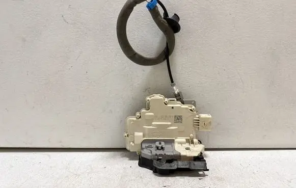 Audi Q7 4M Rear door lock 4G0839016A