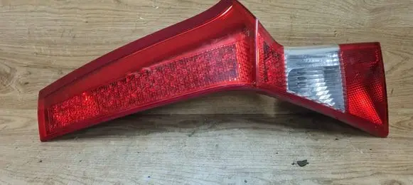 Volvo V70 Tailgate rear/tail lights 