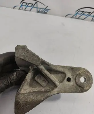 Jaguar XF X250 Engine mounting bracket 6061BA 5R83