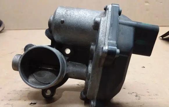 Audi Q3 8U EGR valve 04L131501C