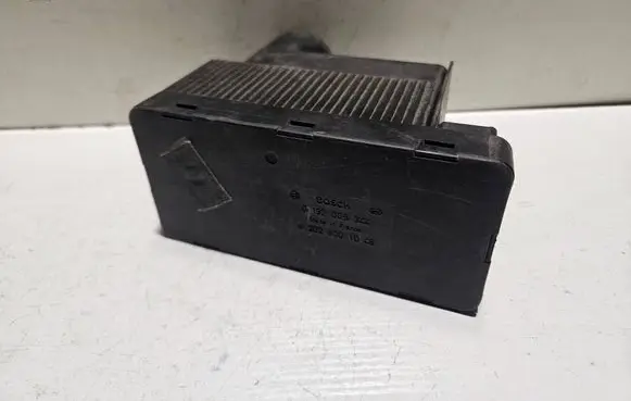 Mercedes-Benz C W202 Central locking vacuum pump 0132006344 2028001048