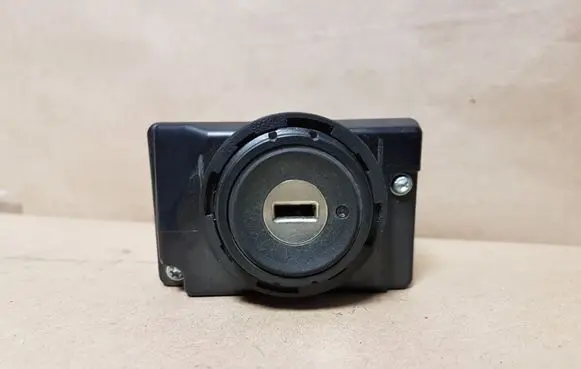 Volkswagen Touareg I Ignition lock 3D0905865E