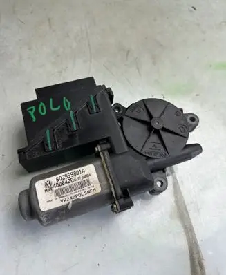 Volkswagen Polo IV 9N3 Front door window regulator motor 6Q2959801A VW240PDLSNFM 400642E