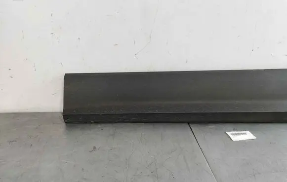 Audi Q2 - Front door trim (molding) 81a8539594w3