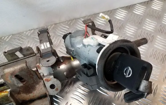 Nissan Primera Ignition lock