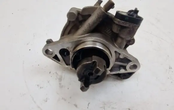 Fiat 500X Vacuum pump 55268135 15T2473741