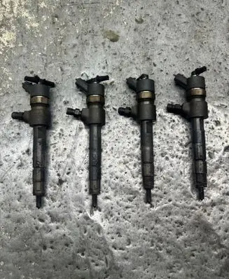 Opel Vectra C Fuel injectors set 0445110165