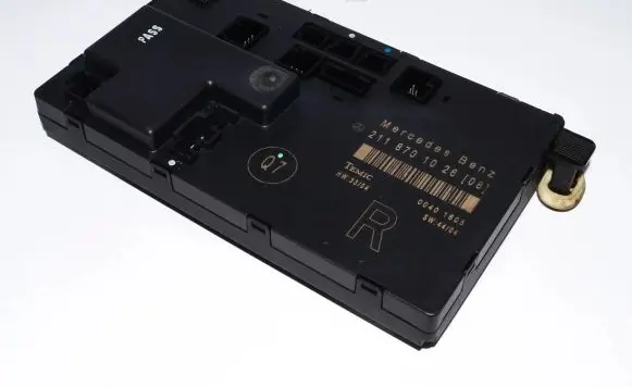 Mercedes-Benz E W211 Door control unit/module A2118701026