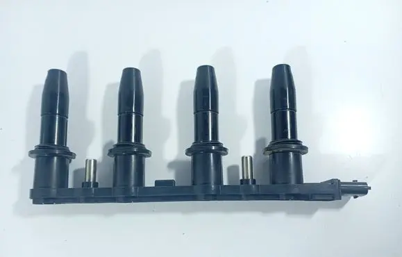 Opel Astra H High voltage ignition coil U6001 331N