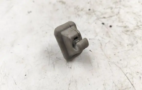 Sun visor clip/hook/bracket