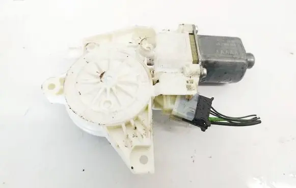 Mercedes-Benz A W176 Front door window regulator motor A2469065100