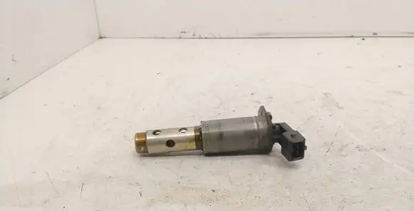 BMW 5 E60 E61 Camshaft vanos timing valve 13150350 7516293