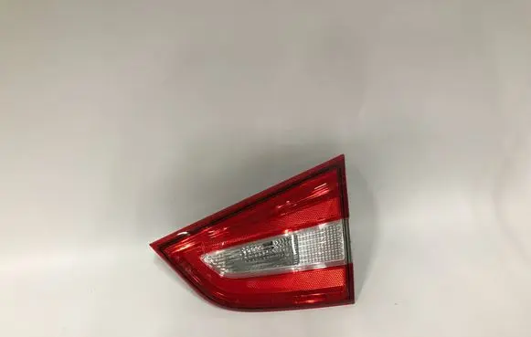 Tailgate rear/tail lights