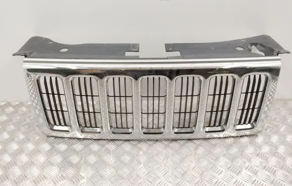 Jeep Commander Front bumper upper radiator grill 5JR62TRMAD