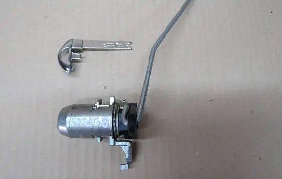 Opel Insignia B Coupe door lock (next to the handle) 13515301
