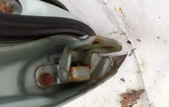 Mazda 323 F Rear door lower hinge