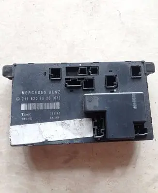 Mercedes-Benz E W211 Door control unit/module 2118207526