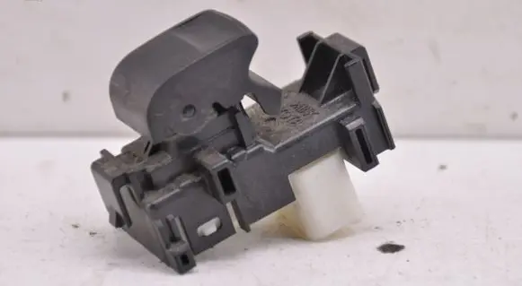 Toyota Yaris Electric window control switch 8292L67