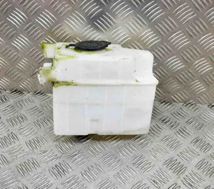 Toyota Hilux (N140, N150, N160, N170) Windshield washer fluid reservoir/tank 060351901