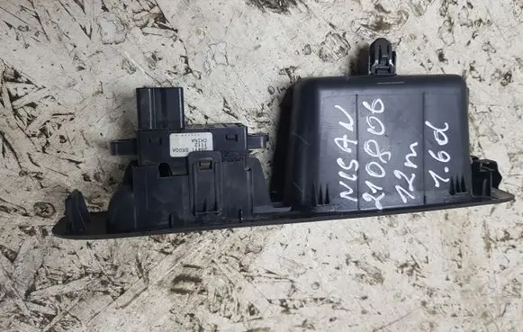 Nissan Qashqai Electric window control switch 25411
